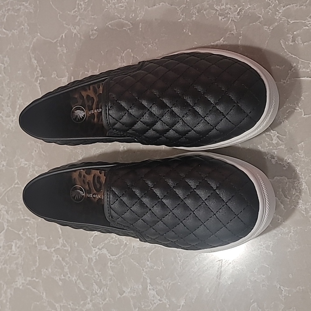 Tuboom Sneakers for Girls - Size: kids 4